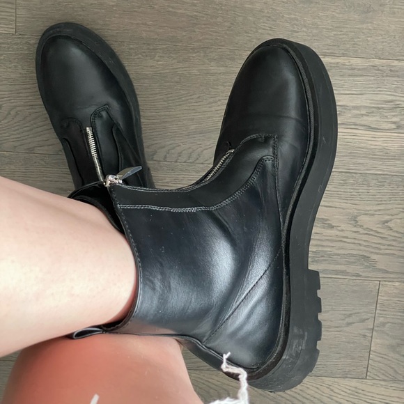 Striking Even&Odd Black Platform Boots With Front Zipper, Size EU 42 - Picture 5 of 10